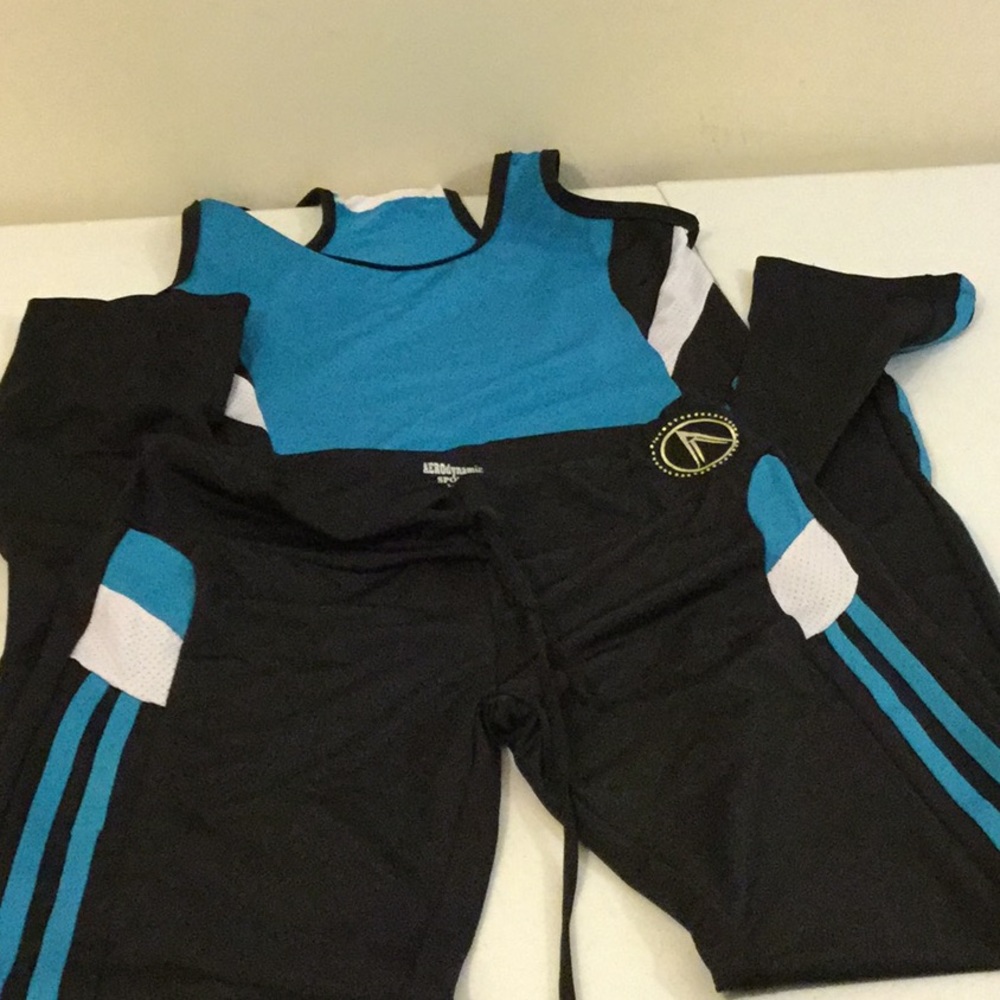 Aero dynamic work out/yoga set